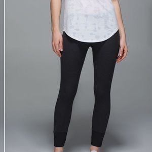 Lululemon Edd to street gray leggings size 6